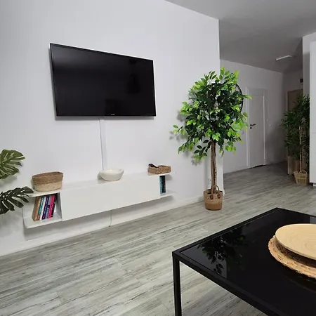 Апартаменты Garbary 100 White Apartment, Parking, Self Check-in 24h, Air-conditioning Познань