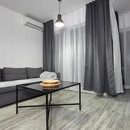 Garbary 100 White Apartment, Parking, Self Check-in 24h, Air-conditioning Апартаменты