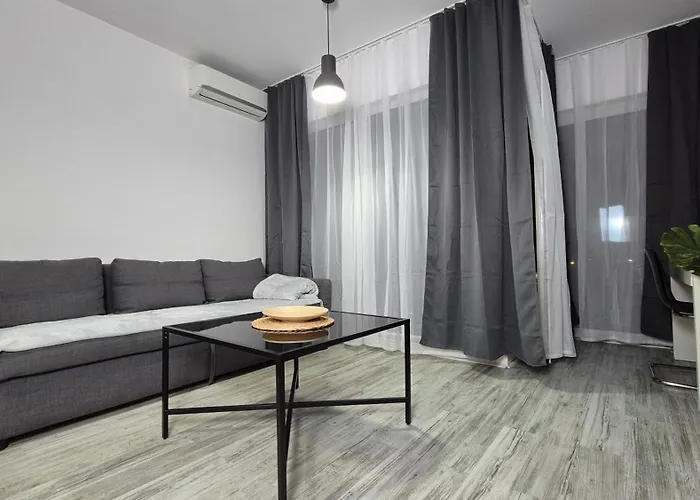 Garbary 100 White Apartment, Free Parking, Self Check-in 24h, Air-conditioning Daire