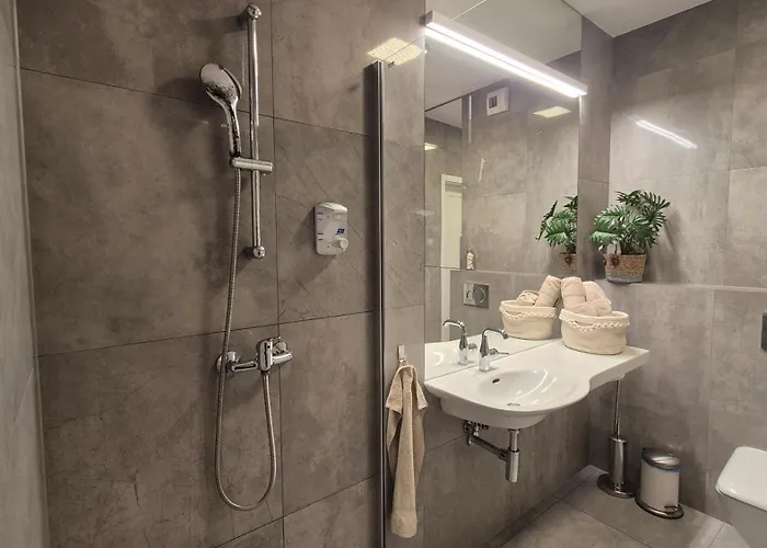 Daire Garbary 100 White Apartment, Free Parking, Self Check-in 24h, Air-conditioning *