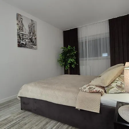 Garbary 100 White Apartment, Parking, Self Check-in 24h, Air-conditioning