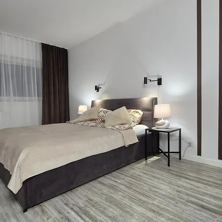 Apartment Garbary 100 White Apartment, Parking, Self Check-in 24h, Air-conditioning Poznan