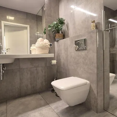 Garbary 100 White Apartment, Parking, Self Check-in 24h, Air-conditioning Poznan