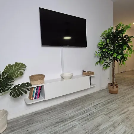 Garbary 100 White Apartment, Parking, Self Check-in 24h, Air-conditioning Apartment Poznan