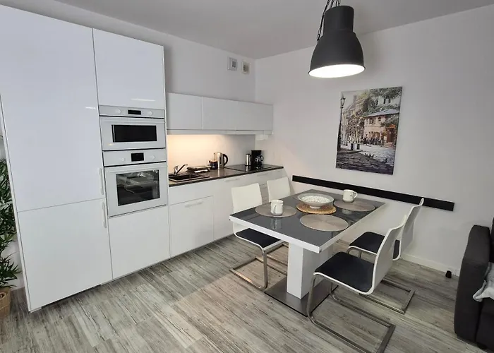 Apartment Garbary 100 White Apartment, Free Parking, Self Check-in 24h, Air-conditioning *