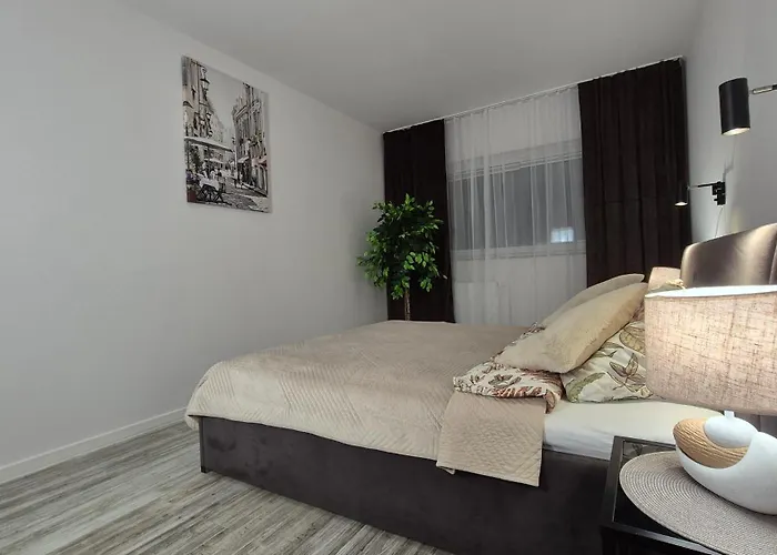 Garbary 100 White Apartment, Free Parking, Self Check-in 24h, Air-conditioning