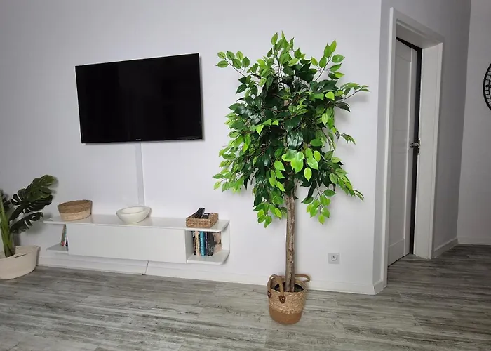 Garbary 100 White Apartment, Free Parking, Self Check-in 24h, Air-conditioning *