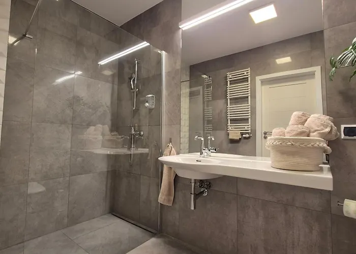 Garbary 100 White Apartment, Free Parking, Self Check-in 24h, Air-conditioning Apartment